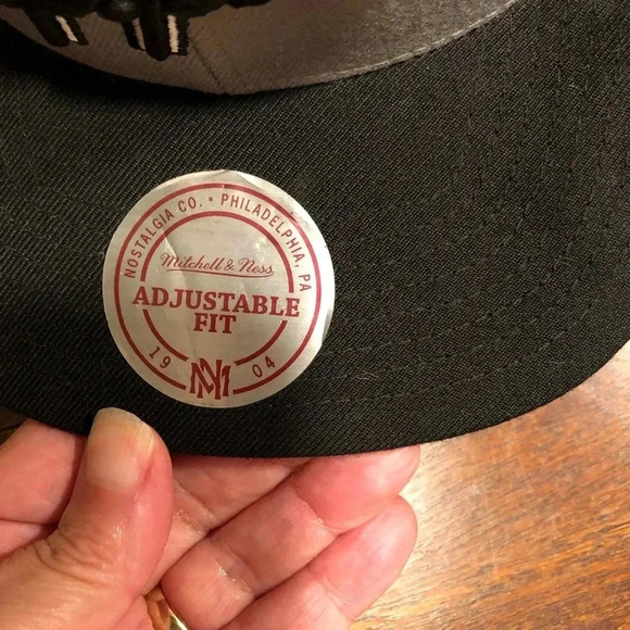 Mitchell & Ness LA Clippers SnapBack Hat - Picture 9 of 9